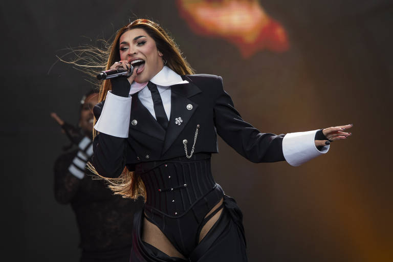 Pabllo Vittar em apresentação no palco The One no último dia do festival The Town, evento realizado no autódromo de Interlagos