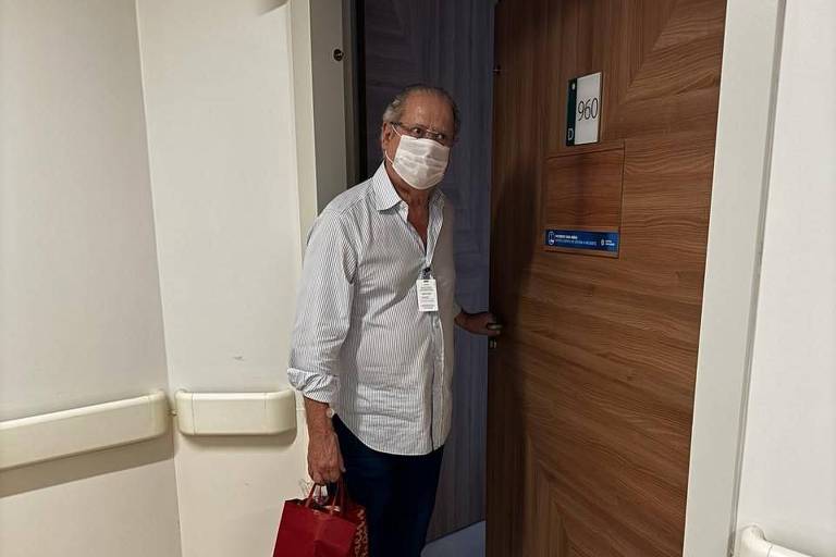 José Dirceu deixa hospital após tratar pneumonia