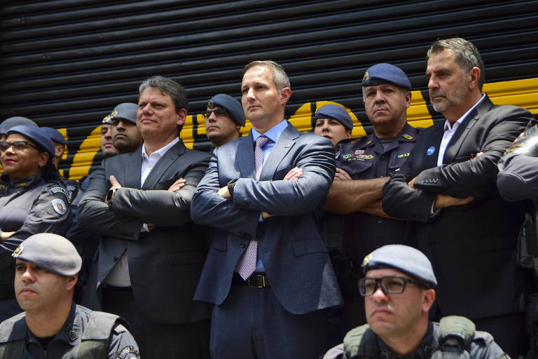 O Governador Tarcísio de Freitas inaugurou a Sede própria da Companhia de Força Tática do 7° Batalhão de Polícia Militar. A medida vai reforçar a segurança na região do Centro velho de São Paulo.nas imagens, o Secretário da Segurança Pública Guilherme Derrite e PMs pertencentes ao Batalhão. Nesta quinta-feira (1)