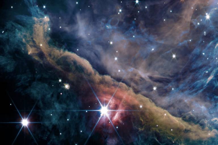 Imagem da região interna da nebulosa de Orion produzida pelo Telescópio Espacial James Webb