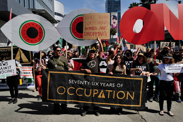 Grupo pró-Palestina protesta nas imediações do Oscar 2024