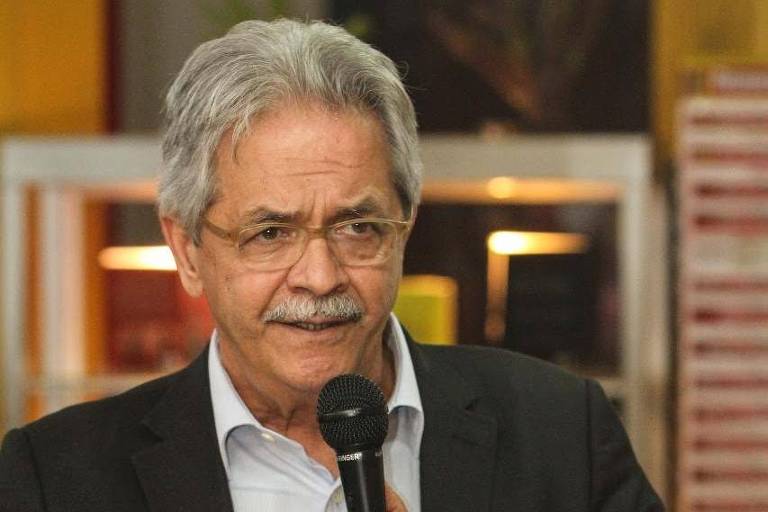 'Lula é assim, na cabeça dele é gesto de boa vontade', diz ex-ministro sobre veto a atos contra 1964