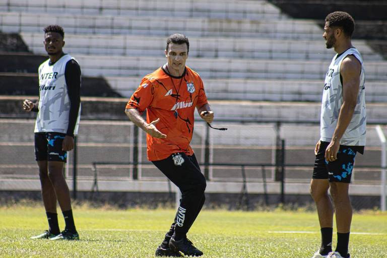 Sem gringos, time revivido e 1º campeão caipira tentam surpreender no Paulista