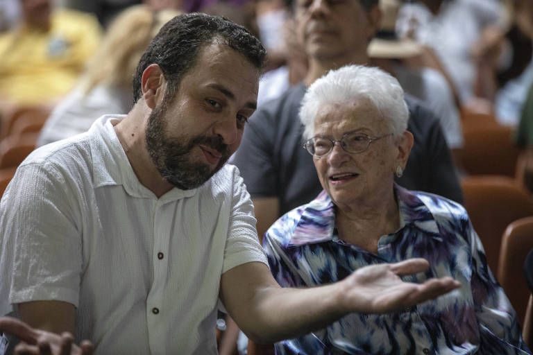 Os deputados Guilherme Boulos e Luiza Erundina em evento em São Paulo