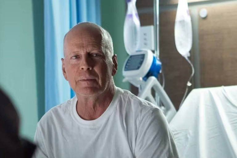 Família se preocupa com perda de peso de Bruce Willis, diagnosticado com demência, diz revista