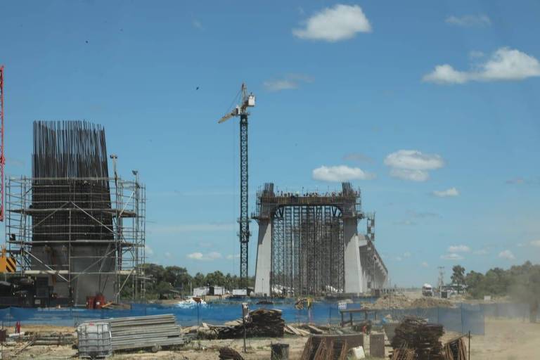 Tebet e Waldez visitam obras da ponte binacional entre Brasil e Paraguai