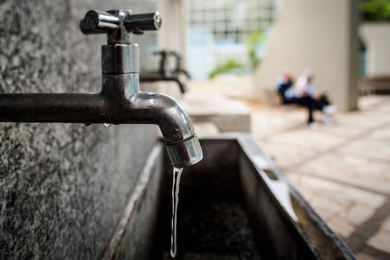 Brasil tem 2,1 milhões de crianças e adolescentes sem acesso adequado a água potável, diz Unicef