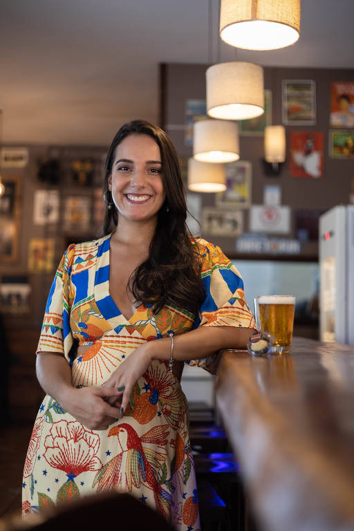 A sommelière Bia Macedo, da Beergadeiro, que faz brigadeiros com cerveja