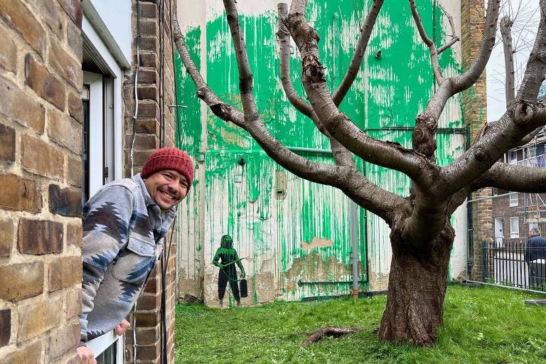 'Você é o Banksy?': o dia em que o artista de rua mais enigmático do mundo pintou um mural ao lado da minha casa