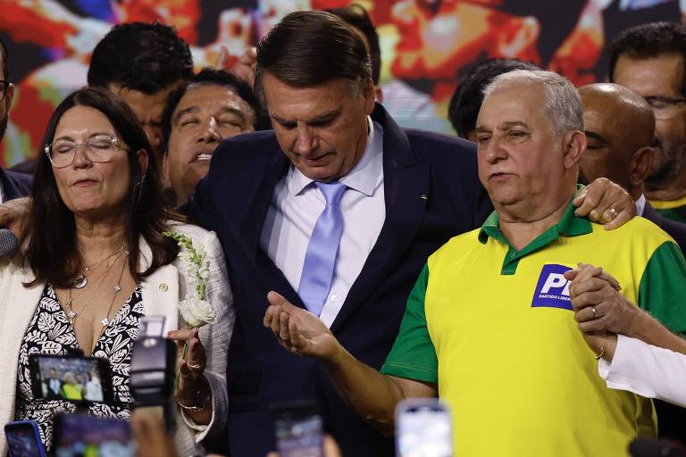 Bolsonaro e Valdemar se revezam em palco do PL para evitar descumprir ordem de Moraes