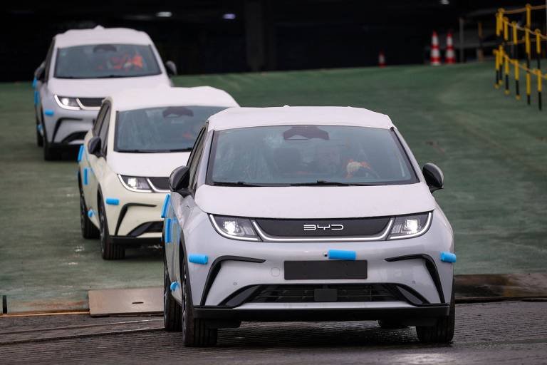 A BYD ganhou força no mercado automotivo e é líder entre os elétricos