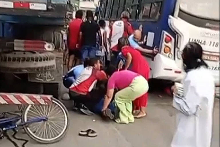 Micro-ônibus desgovernado mata cinco em procissão de Páscoa em PE