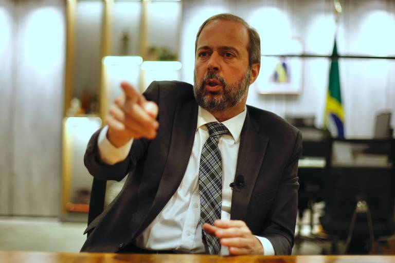 Alexandre Silveira, ministro de Minas e Energia, durante entrevista à Folha