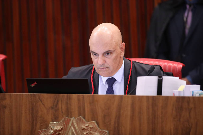 Moraes chama desinformação de 'mal do século 21' e firma acordos contra fake news eleitoral