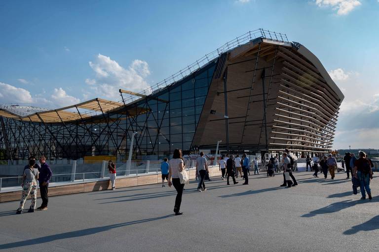 Centro Olímpico Aquático dos Jogos Olímpicos, em Saint- Denis, nos subúrbios ao norte de Paris