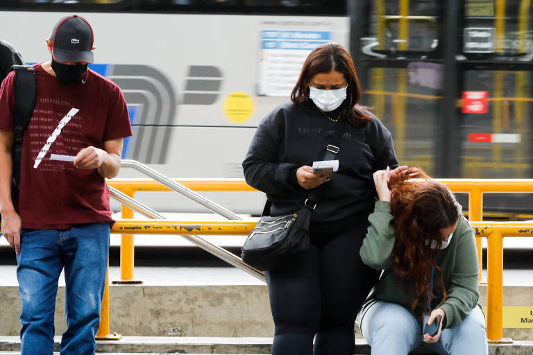 Casos de gripe aumentam e de Covid caem no Brasil, alerta Fiocruz