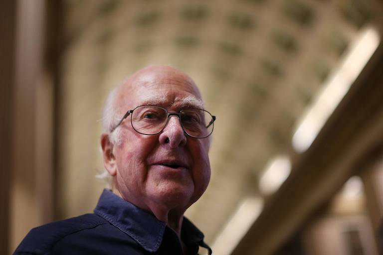 Físico Peter Higgs, ganhador do Nobel pela 'partícula de Deus', morre aos 94 anos