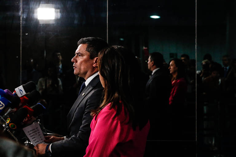 O senador Sergio Moro (União Brasil-PR) em entrevista em Brasília após o TRE (Tribunal Regional Eleitoral) do Paraná rejeitar ação que pedia sua cassação