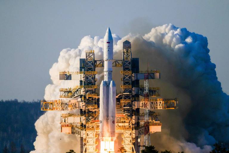 Na 3ª tentativa, Rússia lança foguete espacial Angara-A5