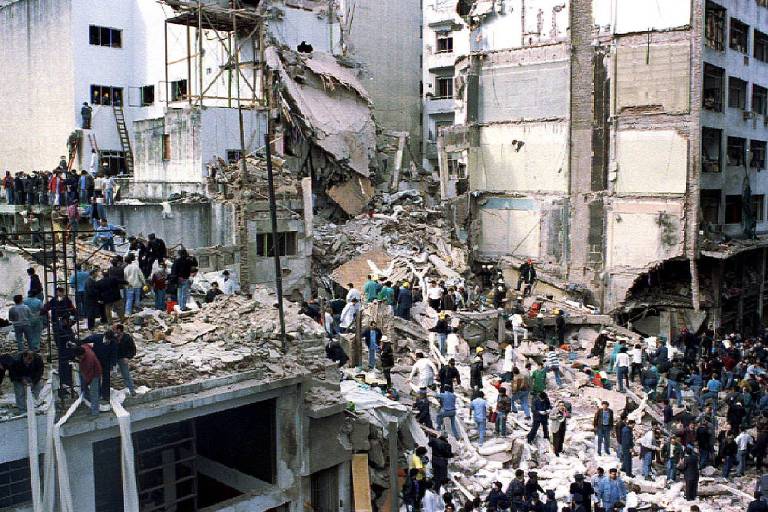 Justiça da Argentina culpa Irã por atentados que mataram 114 em Buenos Aires
