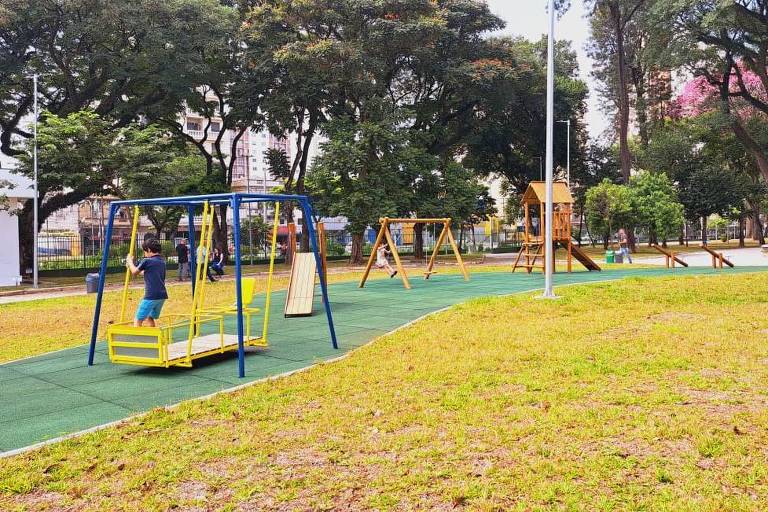 Um dia após inauguração, usuários de drogas voltam para o entorno do parque Princesa Isabel