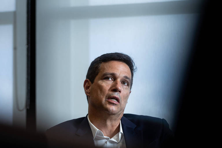 BC não intervém no câmbio quando mercado precifica risco de investir no Brasil, diz Campos Neto