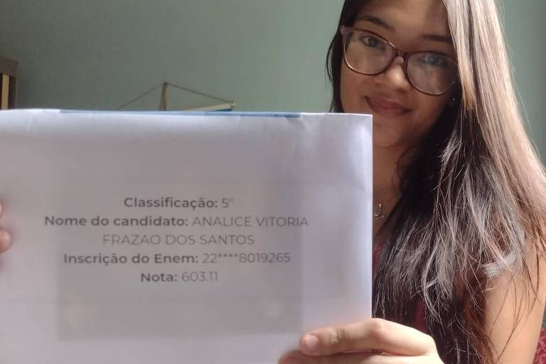 'Perdi tudo que usava para estudar na enchente, mas consegui chegar à faculdade'