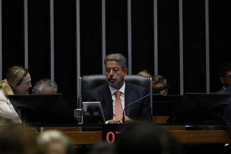 O presidente da Câmara dos Deputados, Arthur Lira (PP-AL), em sessão plenária da Casa em Brasília