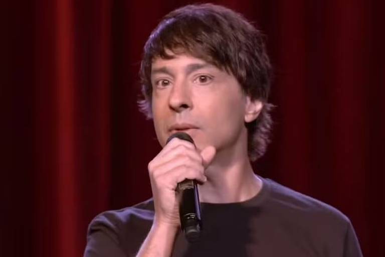 O comediante Arj Barker