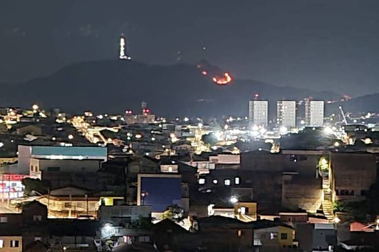 Incêndio atinge o Pico do Jaraguá, ponto mais alto de São Paulo