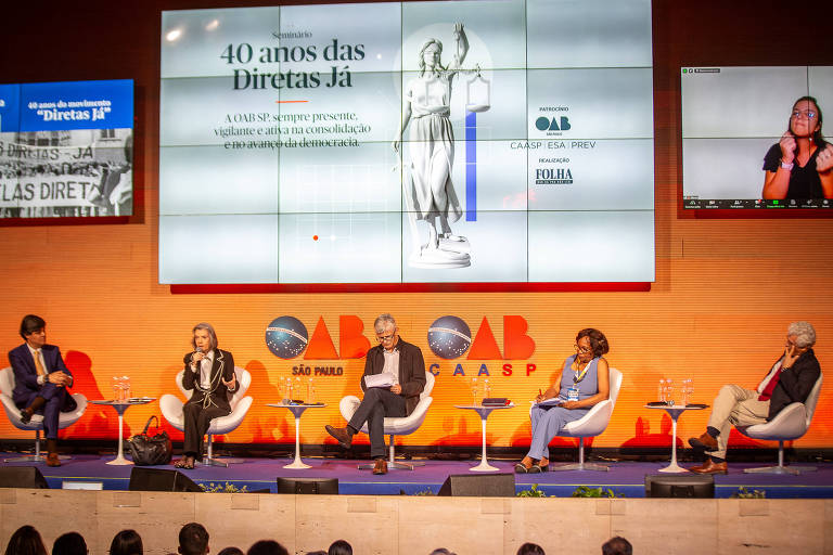 Da esq. p/dir., Leonardo Sica, Cármen Lúcia, Oscar Pilagallo (mediador), Eunice Prudente e Oscar Vilhena durante o segundo painel do evento