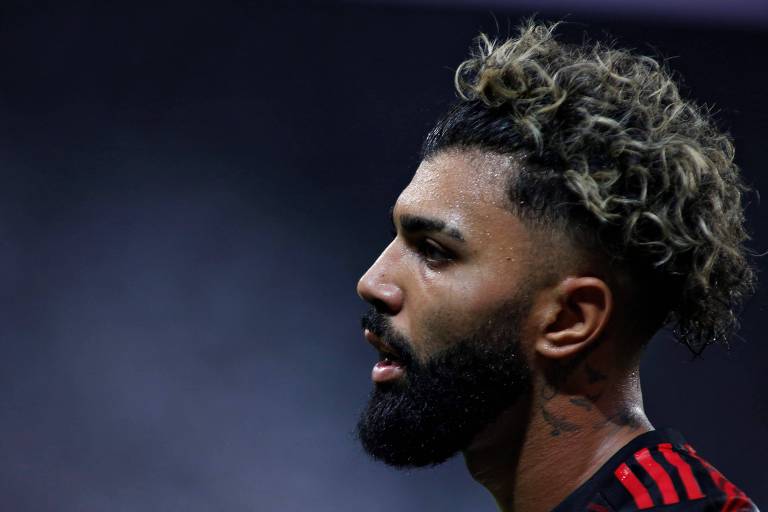 CAS anula processo de Gabigol e jogador do Flamengo volta a ficar suspenso