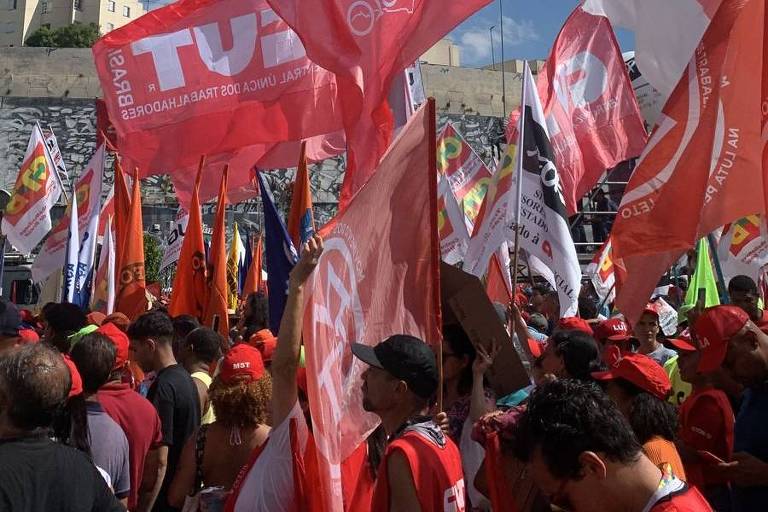 Dia do Trabalho: centrais sindicais fazem ato unificado com a presença de Lula em Itaquera, São Paulo