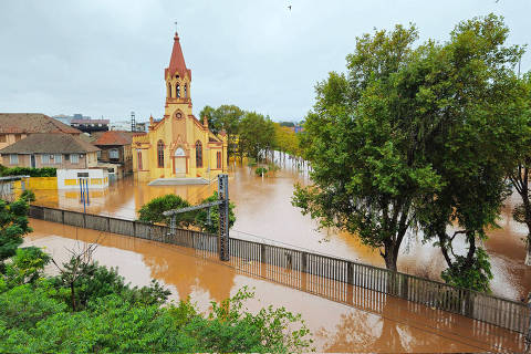 Com chuvas, nível do lago Guaíba sobe rapidamente desde a madrugada desta segunda (13)