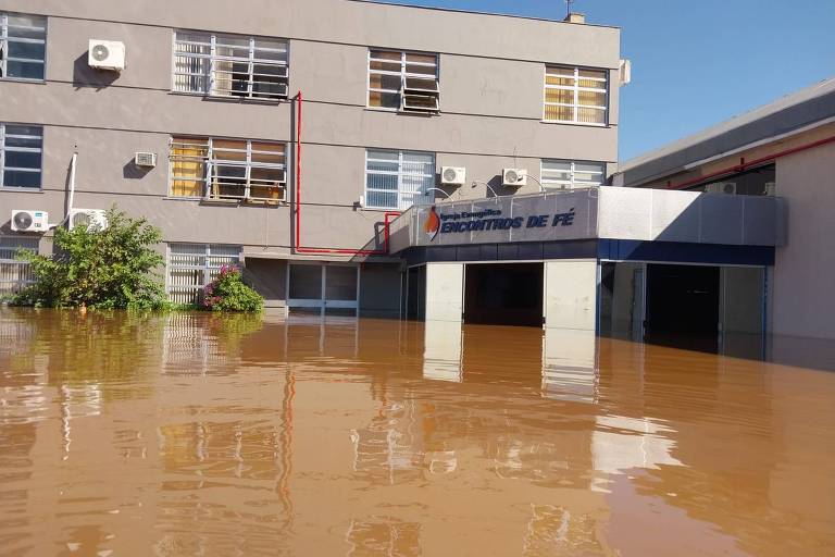 Igrejas recebem desabrigados e mobilizam doações após chuvas no RS