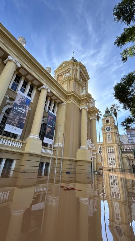 Museus do Rio Grande do Sul tentam proteger acervos, mas sofrem danos; veja fotos