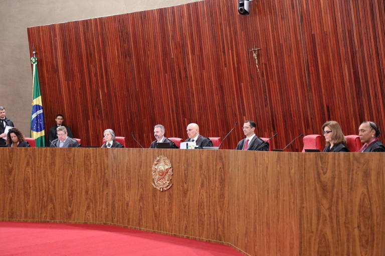 Plenário do TSE (Tribunal Supeiror Eleitoral) com duas ministras negras e maioria de mulheres pela primeira vez na história