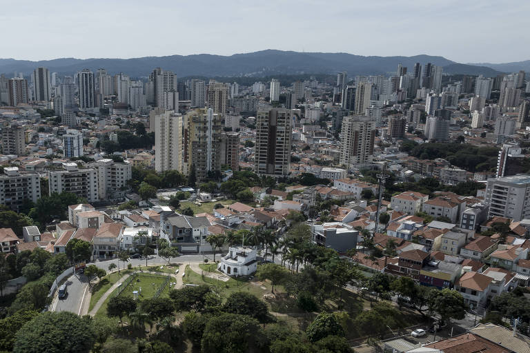 Espigões no entorno do Mirante de Santana.  Perfil dos bairros de Santana e Vila Guilherme, que foram os campeões em lançamentos em suas regiões nos últimos 12 meses.