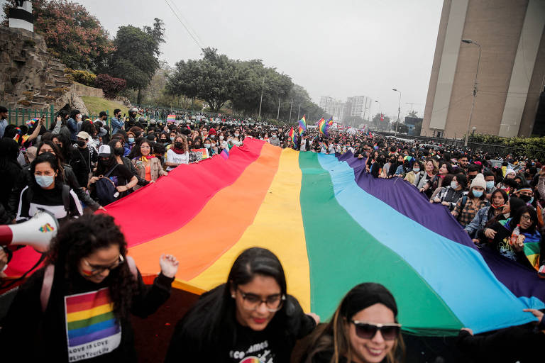 Peru deixa de classificar transexualidade como doença mental após críticas