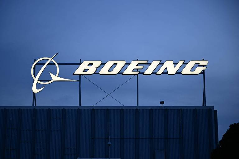 Departamento de Justiça dos EUA afirma que Boeing violou acordo sobre defeito em aviões