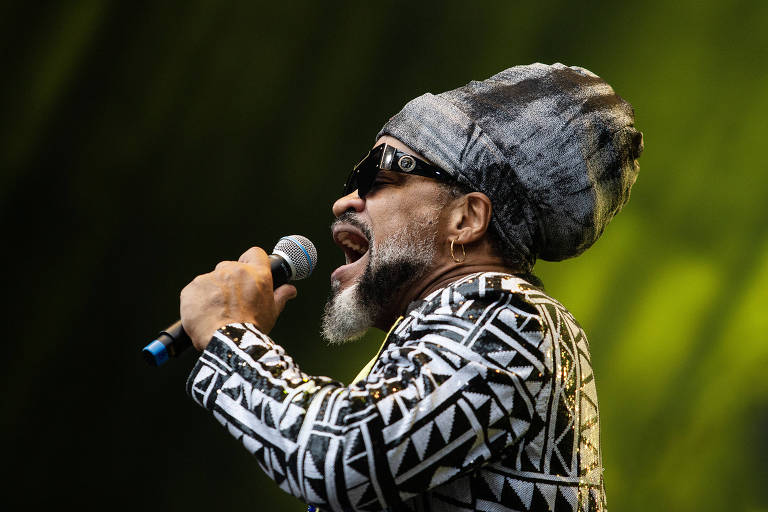 Carlinhos Brown em apresentação na Virada Cultural 2023