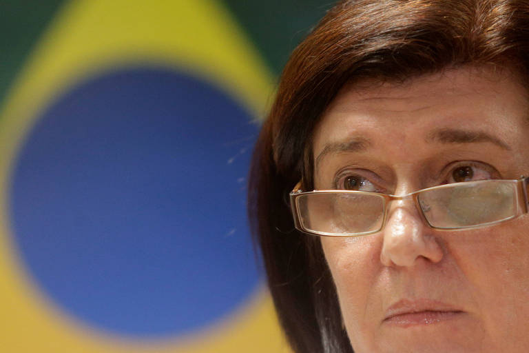 Magda Chambriard, indicada para a presidência da Petrobras, durante coletiva de imprensa, em maio de 2013
