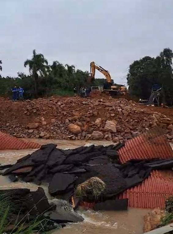Chuva destruiu moradia de guaranis