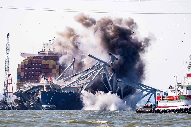 Tripulação segue presa em barco que derrubou ponte nos EUA há quase 2 meses