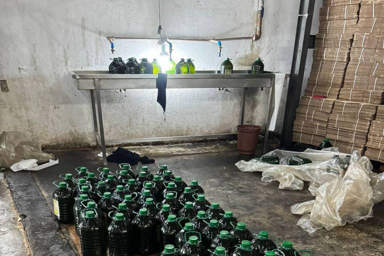 Polícia fecha fábrica clandestina de azeite no interior de SP