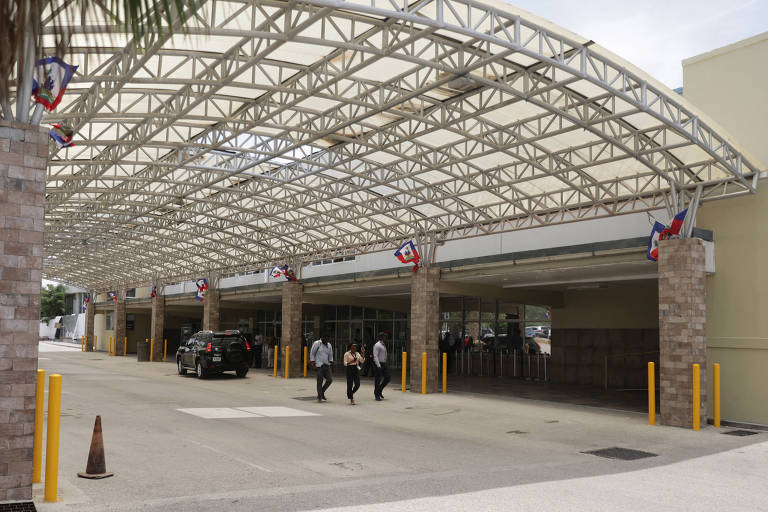 Principal aeroporto do Haiti reabre após 3 meses fechado devido a onda de violência