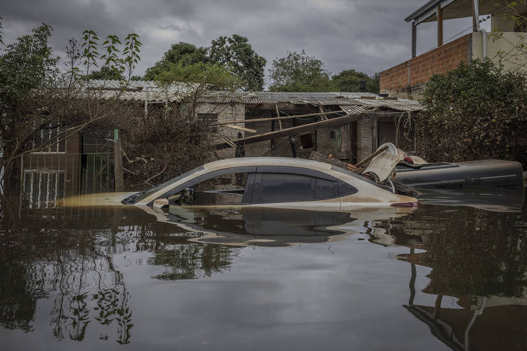 Post engana ao sugerir que 70 carretas iam ser carregadas com corpos de vítimas das chuvas no RS