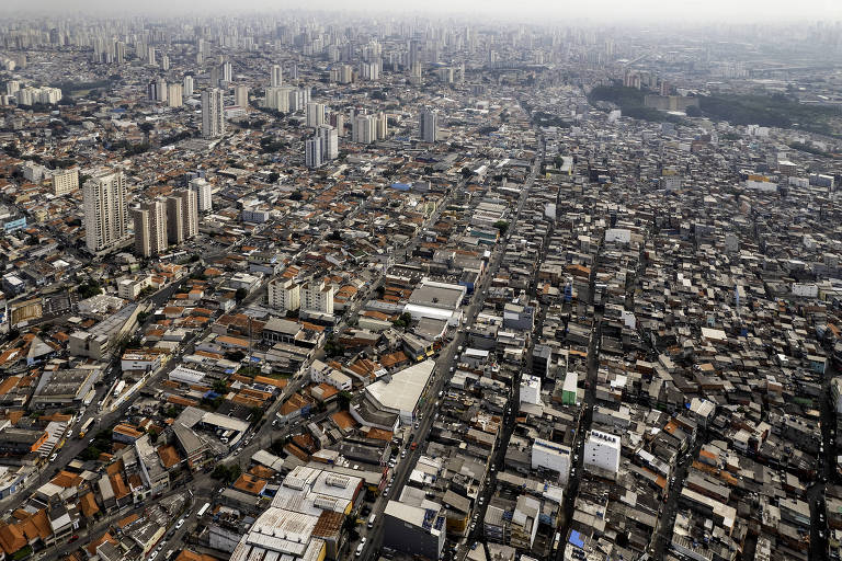 Corregedoria de Justiça entrega títulos de propriedade em favelas de SP