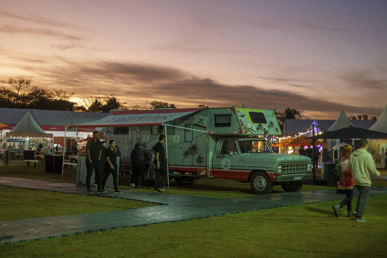 Movimentação no Parque Villa-Lobos onde acontece o Taste São Paulo Festival, evento gastronômico