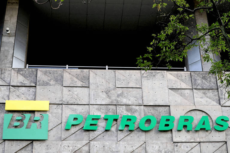 Petrobras corta preço do querosene de aviação em 7,6%